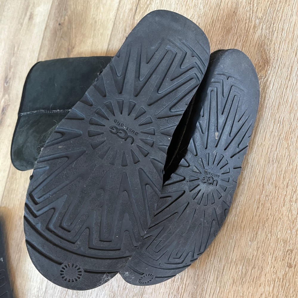 Black ugg boots - Picture 2 of 3